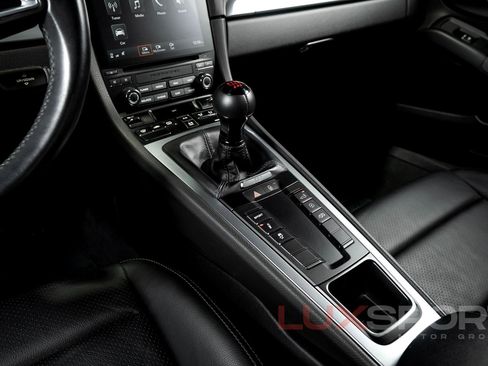 Used 2018 Porsche 718 Cayman S image 40