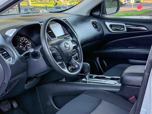 Used 2019 Nissan Pathfinder S image 19