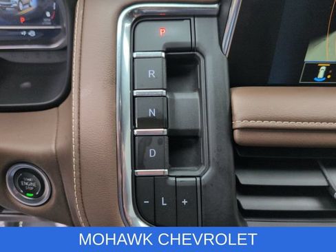 Used 2024 Chevrolet Tahoe High Country AWD/4WD image 16