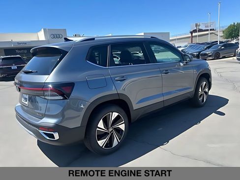 New 2026 Volkswagen Taos SE AWD/4WD image 3