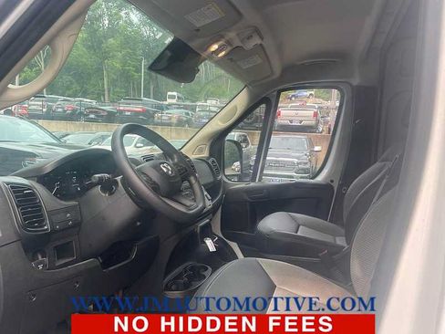 Used 2024 RAM ProMaster 2500 w/ Convenience Group FWD image 2