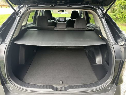 Used 2019 Toyota RAV4 LE AWD/4WD image 14