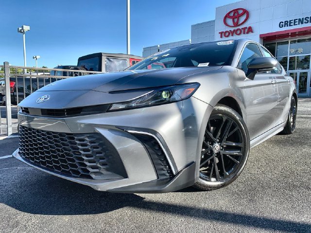 Used 2026 Toyota Camry SE FWD image 4