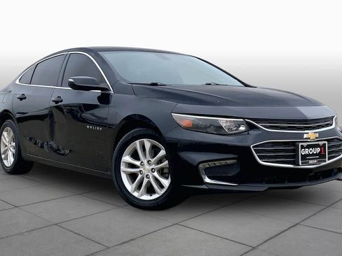 Used 2017 Chevrolet Malibu LT FWD image 2