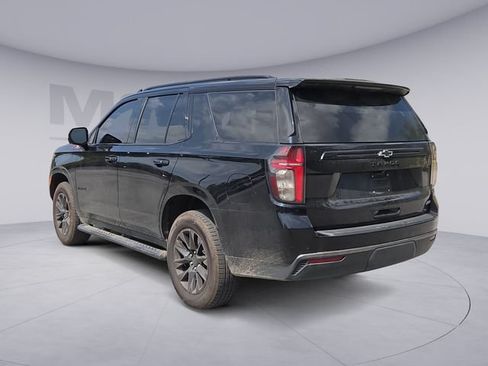 Used 2021 Chevrolet Tahoe Z71 w/ Luxury Package AWD/4WD image 3