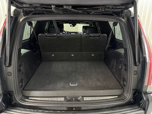 Used 2019 Cadillac Escalade ESV Platinum RWD image 28