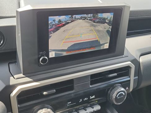 Certified 2024 Toyota Tacoma SR AWD/4WD image 15