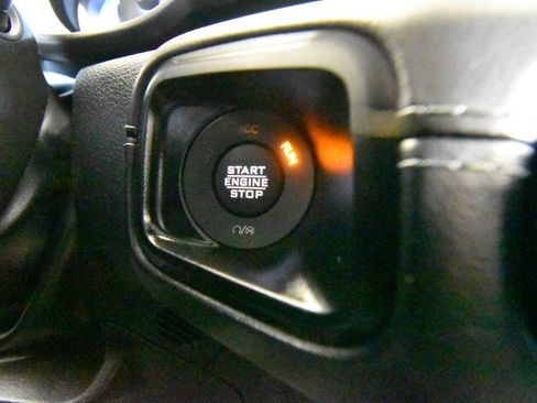 Used 2025 Jeep Wrangler Unlimited Rubicon 4xe AWD/4WD image 44