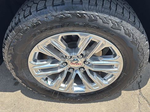 Certified 2024 GMC Yukon SLT image 9