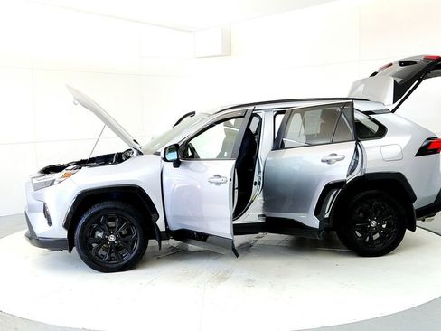 Certified 2024 Toyota RAV4 SE w/ Convenience Package AWD/4WD image 10