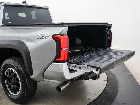 Used 2026 Toyota Tacoma TRD Off-Road AWD/4WD image 12