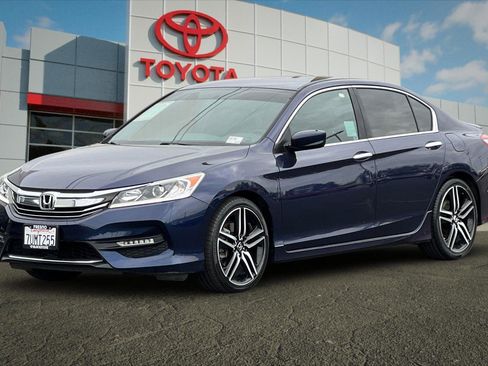 Used 2017 Honda Accord Sport image 7