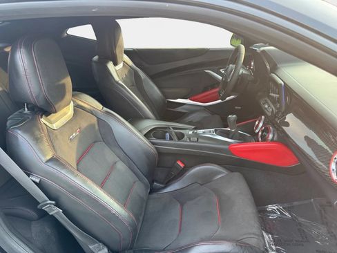 Used 2021 Chevrolet Camaro ZL1 RWD image 12