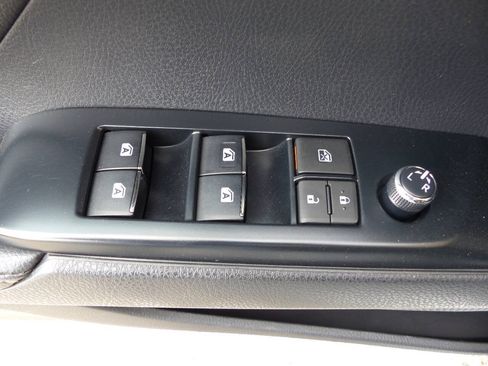 Used 2019 Toyota Camry XSE FWD image 21