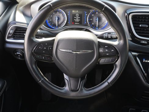 Used 2018 Chrysler Pacifica Touring Plus w/ S Appearance Package image 23