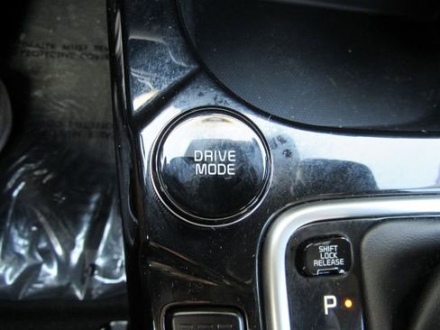 Used 2021 Kia Seltos SX image 48