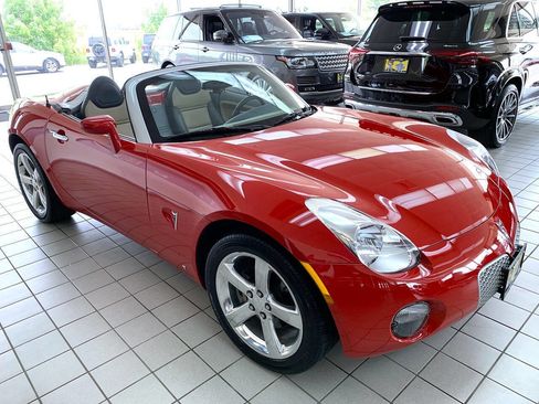 Used 2007 Pontiac Solstice Convertible w/ Premium Package RWD image 3