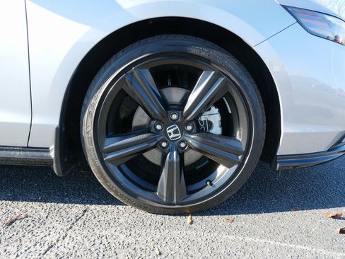 Used 2025 Honda Accord Sport image 9