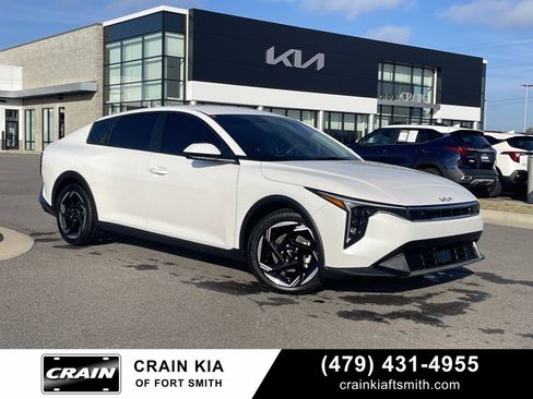 Certified 2025 Kia K4 EX image 1