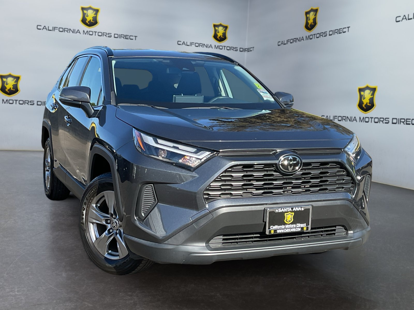 Used 2025 Toyota RAV4 LE AWD/4WD image 3