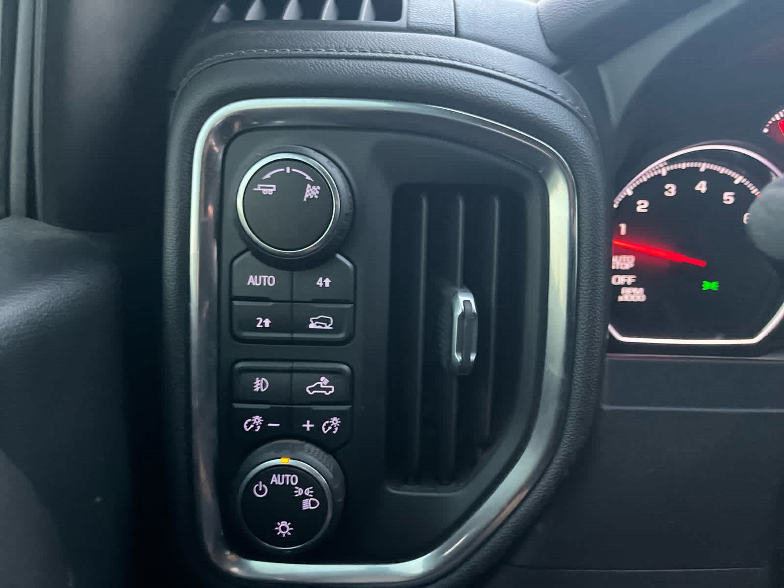 Used 2019 Chevrolet Silverado 1500 RST w/ All-Star Edition AWD/4WD image 10