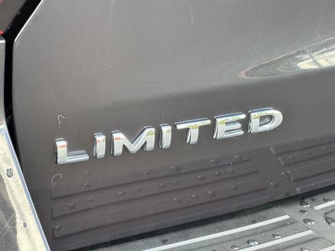 Used 2024 Ford Expedition Limited image 7