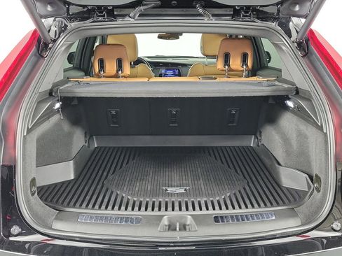 Used 2021 Cadillac XT4 Premium Luxury FWD image 8