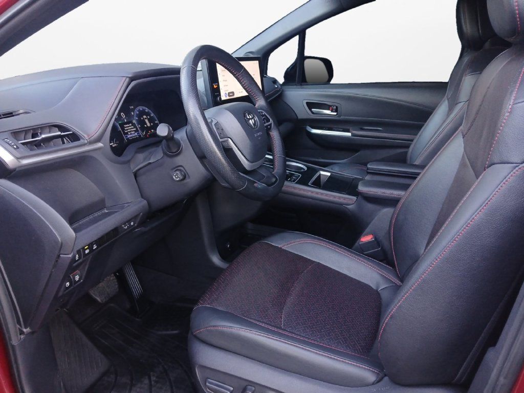 Used 2025 Toyota Sienna XSE w/ XSE Premium Package AWD/4WD image 18