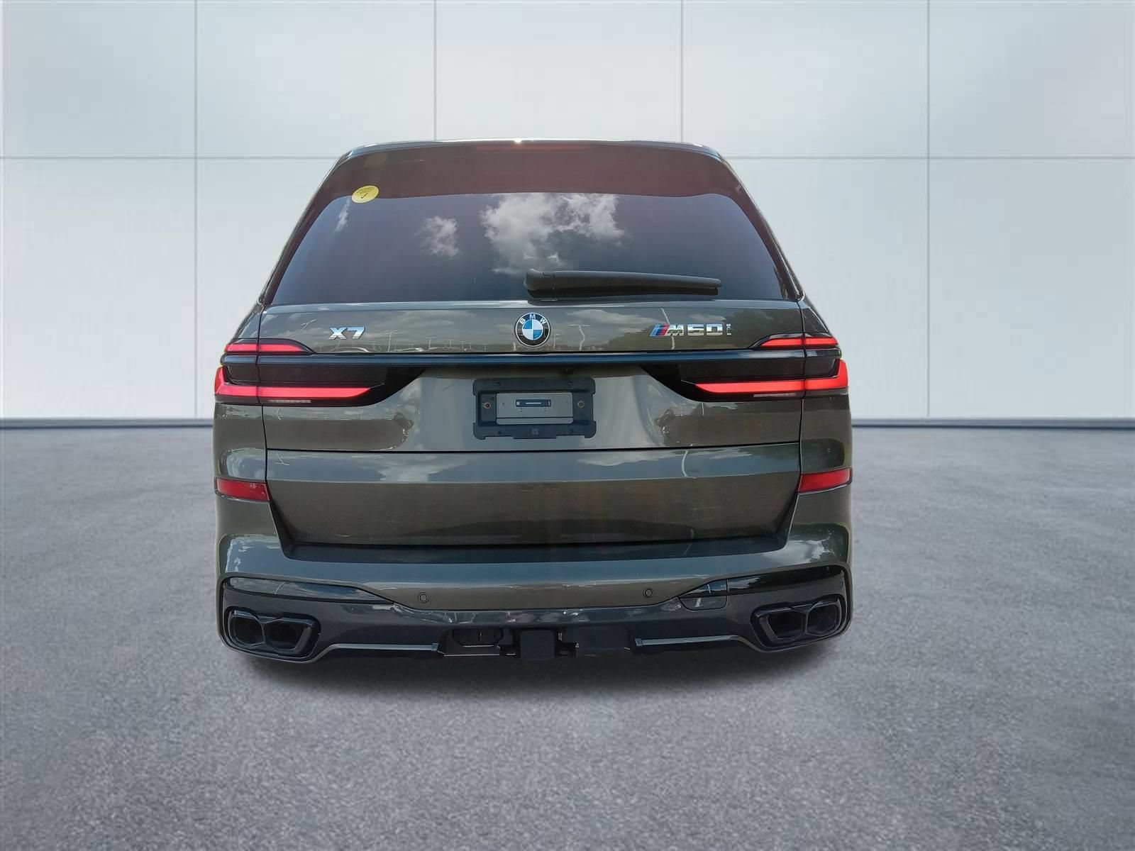 Used 2024 BMW X7 M60i w/ Climate Comfort Package AWD/4WD image 4