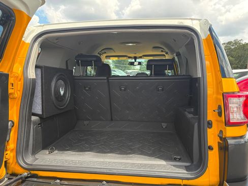 Used 2010 Toyota FJ Cruiser 4WD image 12