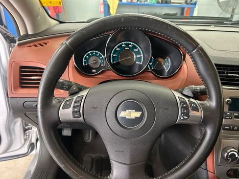 Used 2009 Chevrolet Malibu LTZ FWD image 11