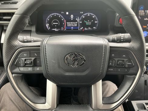 Used 2026 Toyota 4Runner TRD Off-Road Premium AWD/4WD image 18