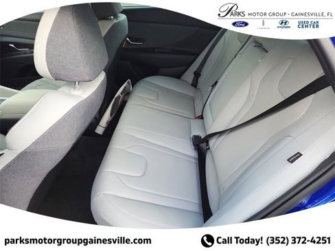 New 2025 Hyundai Elantra Limited image 13