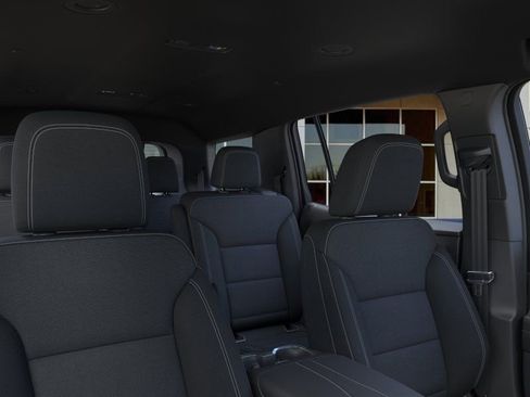 New 2025 Chevrolet Traverse LT w/ Driver Confidence Package image 28