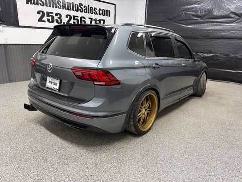 Used 2020 Volkswagen Tiguan SE R-Line image 3
