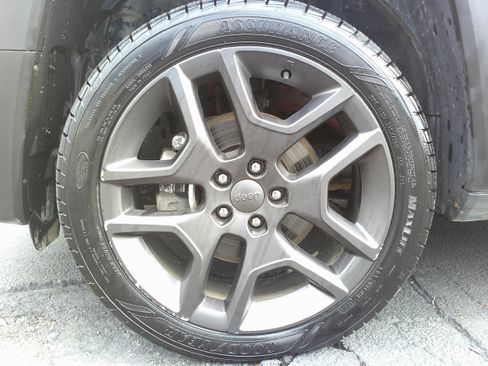 Used 2021 Jeep Renegade Latitude image 12