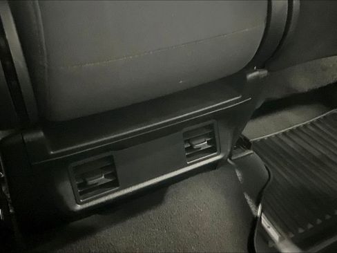 Used 2024 Chevrolet Silverado 2500 LT image 32