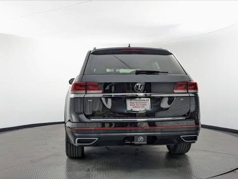 Used 2023 Volkswagen Atlas SE w/ Black Wheel Package FWD image 7