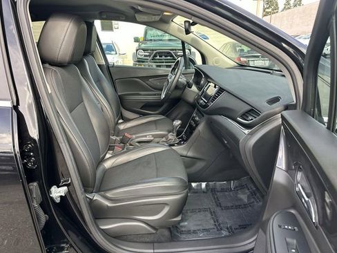 Used 2022 Buick Encore Preferred w/ Safety Package image 25