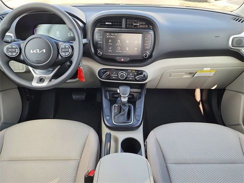 New 2025 Kia Soul LX w/ LX Technology Package image 18