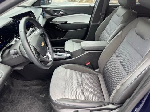 Used 2024 Chevrolet Trax LT w/ Driver Confidence Package image 12