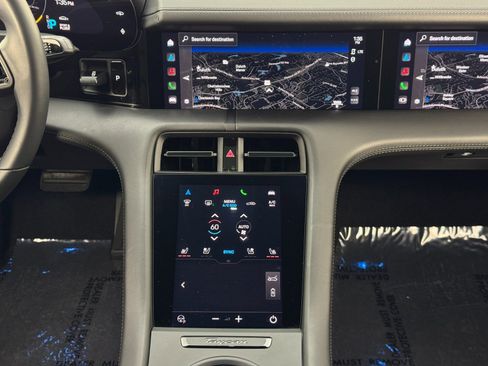 Used 2022 Porsche Taycan 4S image 25