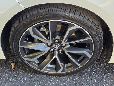 Used 2020 Toyota Corolla SE image 31