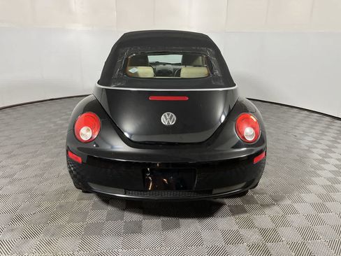 Used 2008 Volkswagen Beetle SE FWD image 7
