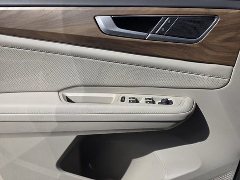 New 2026 Volkswagen Atlas SE FWD image 18