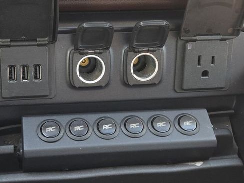 Used 2015 Chevrolet Silverado 1500 High Country w/ High Country Premium Package image 8