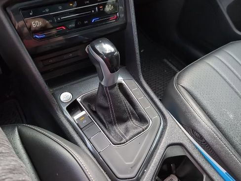 Used 2023 Volkswagen Tiguan SE w/ Panoramic Sunroof Package FWD image 20