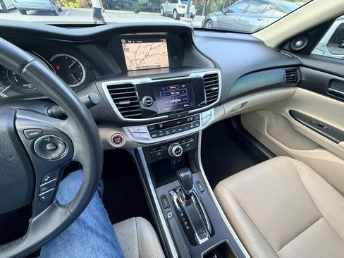 Used 2013 Honda Accord Touring image 27