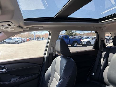 Used 2021 Nissan Rogue SV w/ Premium Package AWD/4WD image 11