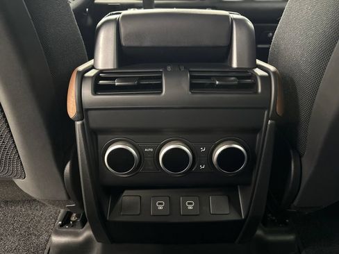 Used 2024 Land Rover Defender 110 X AWD/4WD image 16